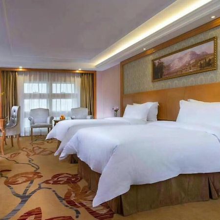 Vienna Hotel Guangzhou Baiyun Dongping Middle Road Esterno foto