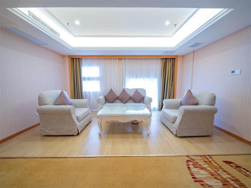 Vienna Hotel Guangzhou Baiyun Dongping Middle Road Esterno foto