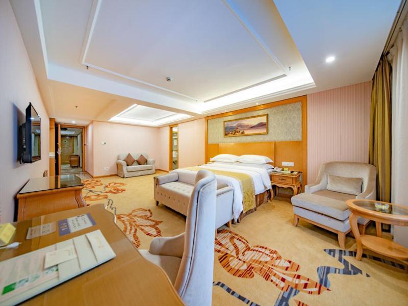 Vienna Hotel Guangzhou Baiyun Dongping Middle Road Esterno foto