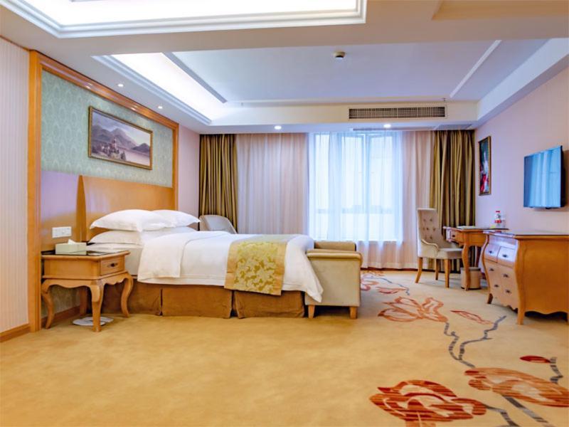 Vienna Hotel Guangzhou Baiyun Dongping Middle Road Esterno foto