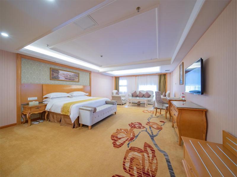 Vienna Hotel Guangzhou Baiyun Dongping Middle Road Esterno foto